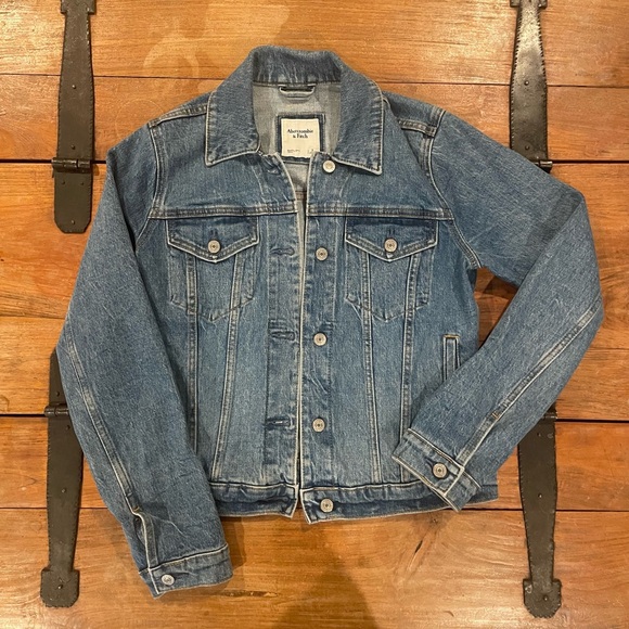 A&F Women’s Jean Jacket Size Small - Picture 2 of 5